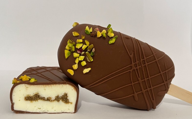 Эскимо-чизкейк на палочке «Фисташка-катаифи»