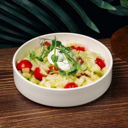 Овощи с грядки со сметаной