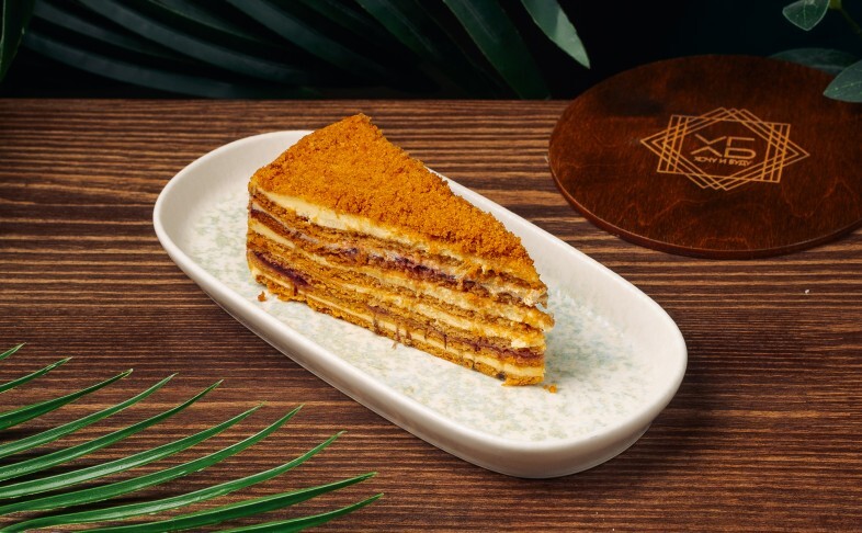 Медовый торт с клюквой