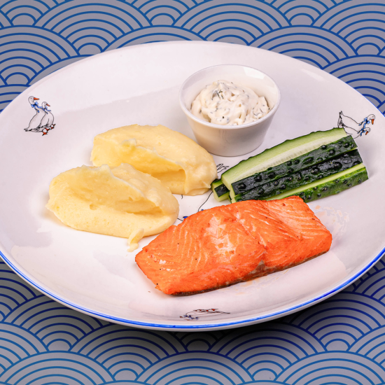Лосось с картофельным пюре