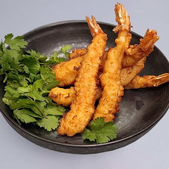 Креветки в темпуре с соусом том ям