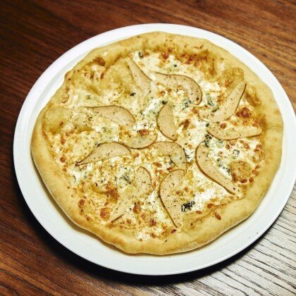 *Пицца Четыре сыра с грушей