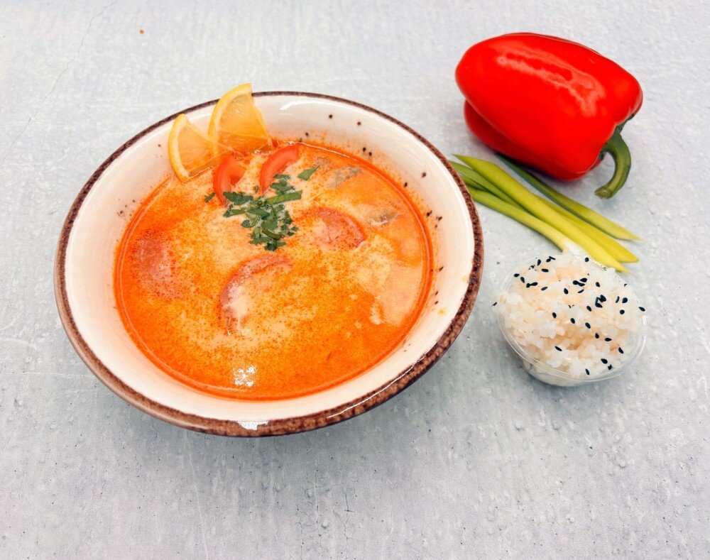 Том Кха с курицей
