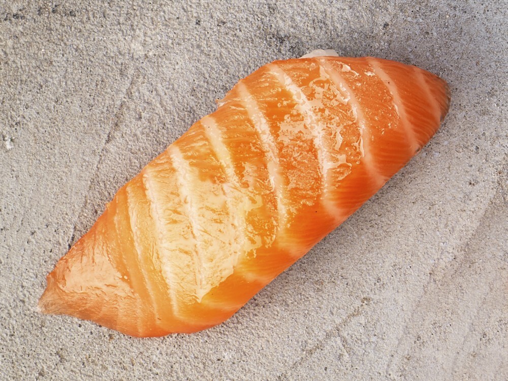 Суши лосось