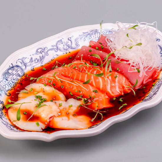 Севиче гребешок-лосось-тунец