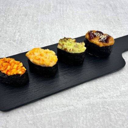 Гункан лосось терияки