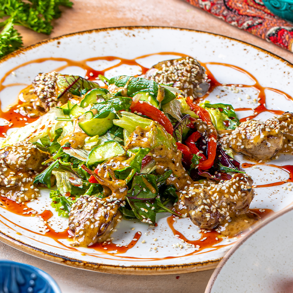 Салат из куриной печени
