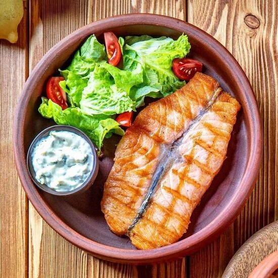 Стейк из красной рыбы