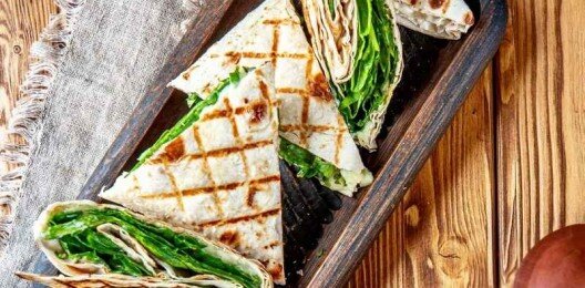 Дурмак со шпинатом и сулугуни