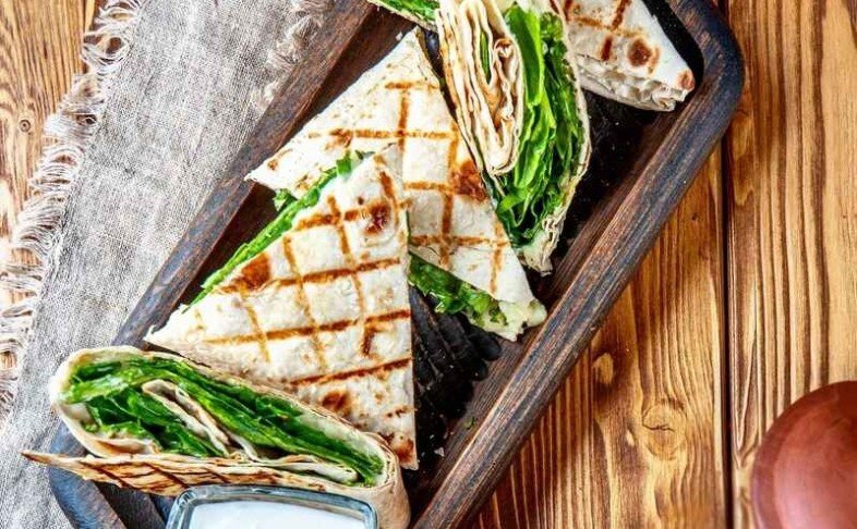 Дурмак со шпинатом и сулугуни