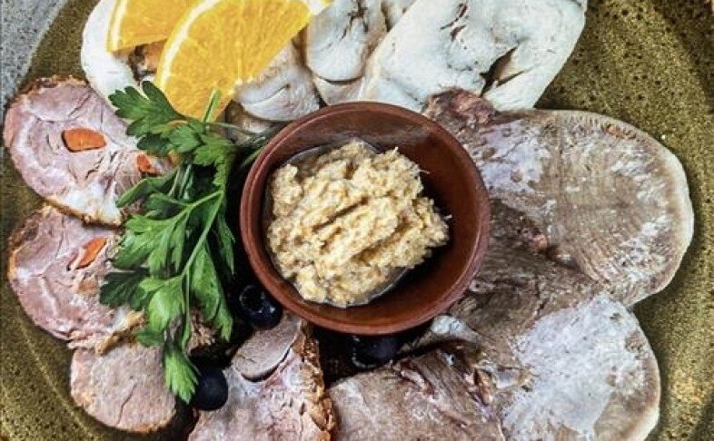 Мясная тарелка