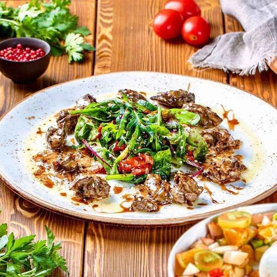 Салат из куриной печени
