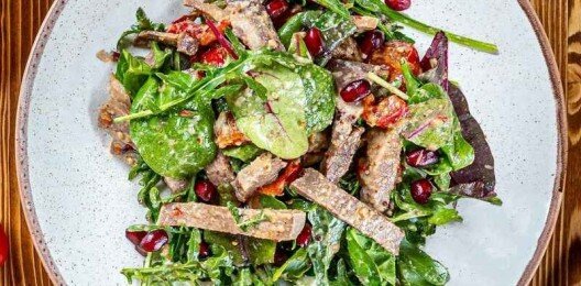 Салат с языком говядины