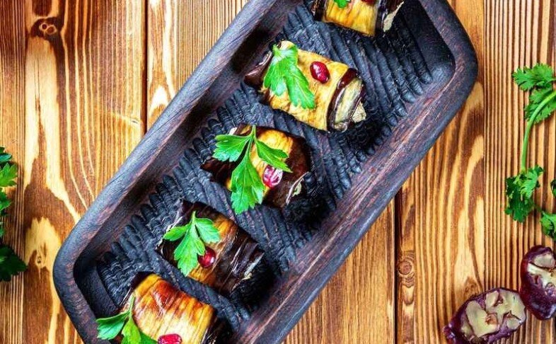 Рулетики из баклажан