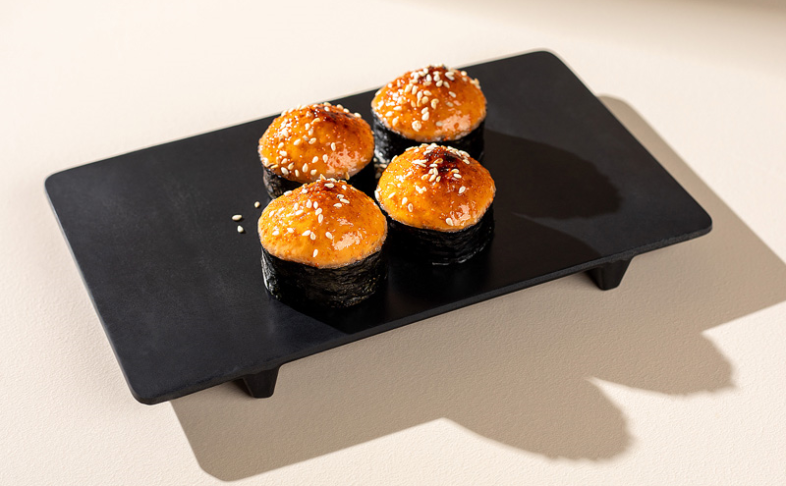 Ролл запеченый с лососем (4 шт) 150г