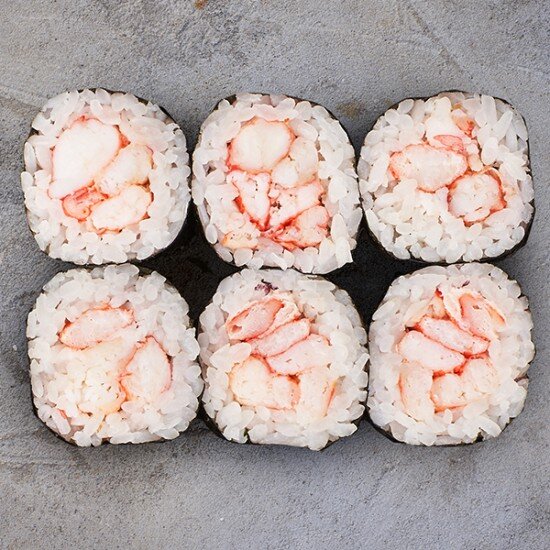 Ролл спайси с камчатским крабом