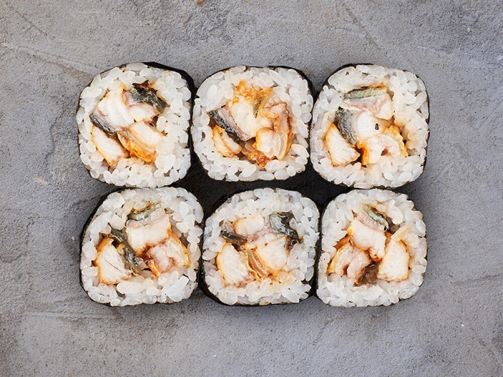 Ролл спайси с угрем