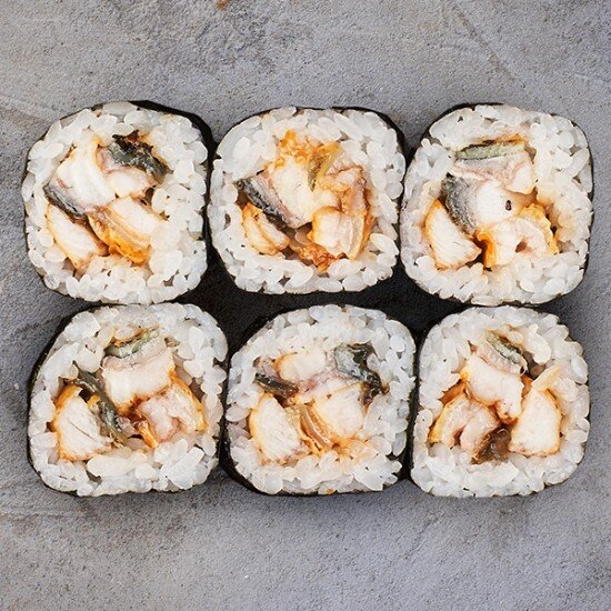 Ролл спайси с угрем