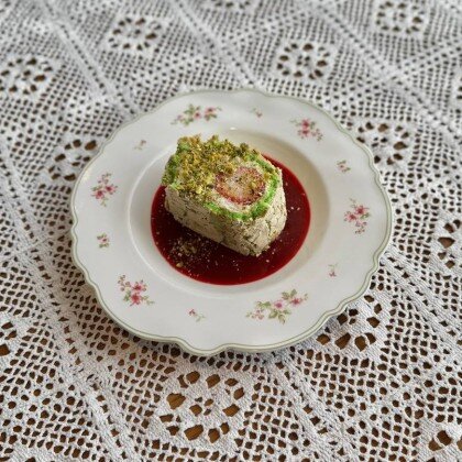 Меренговый рулет, с сезонными фруктами