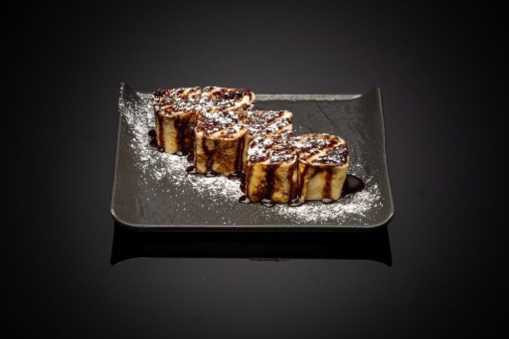 Сладкий ролл с бананом