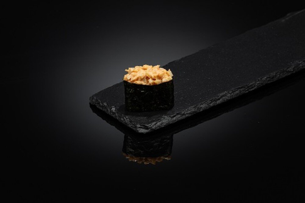 Гункан "Спайси кальмар"