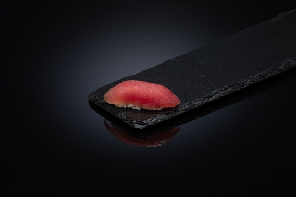 Суши с тунцом