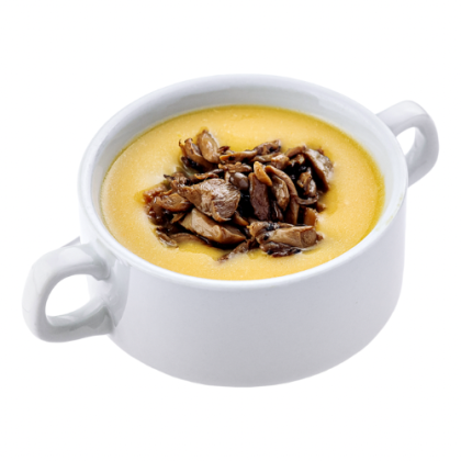 Тыквенный суп с жареными вешанками и кунжутным маслом