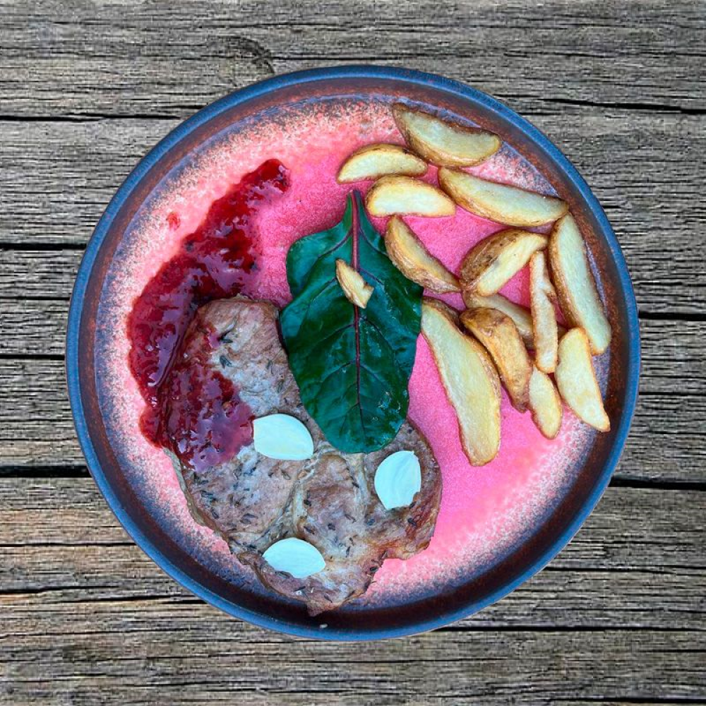 Стейк из свиной шеи на мангале