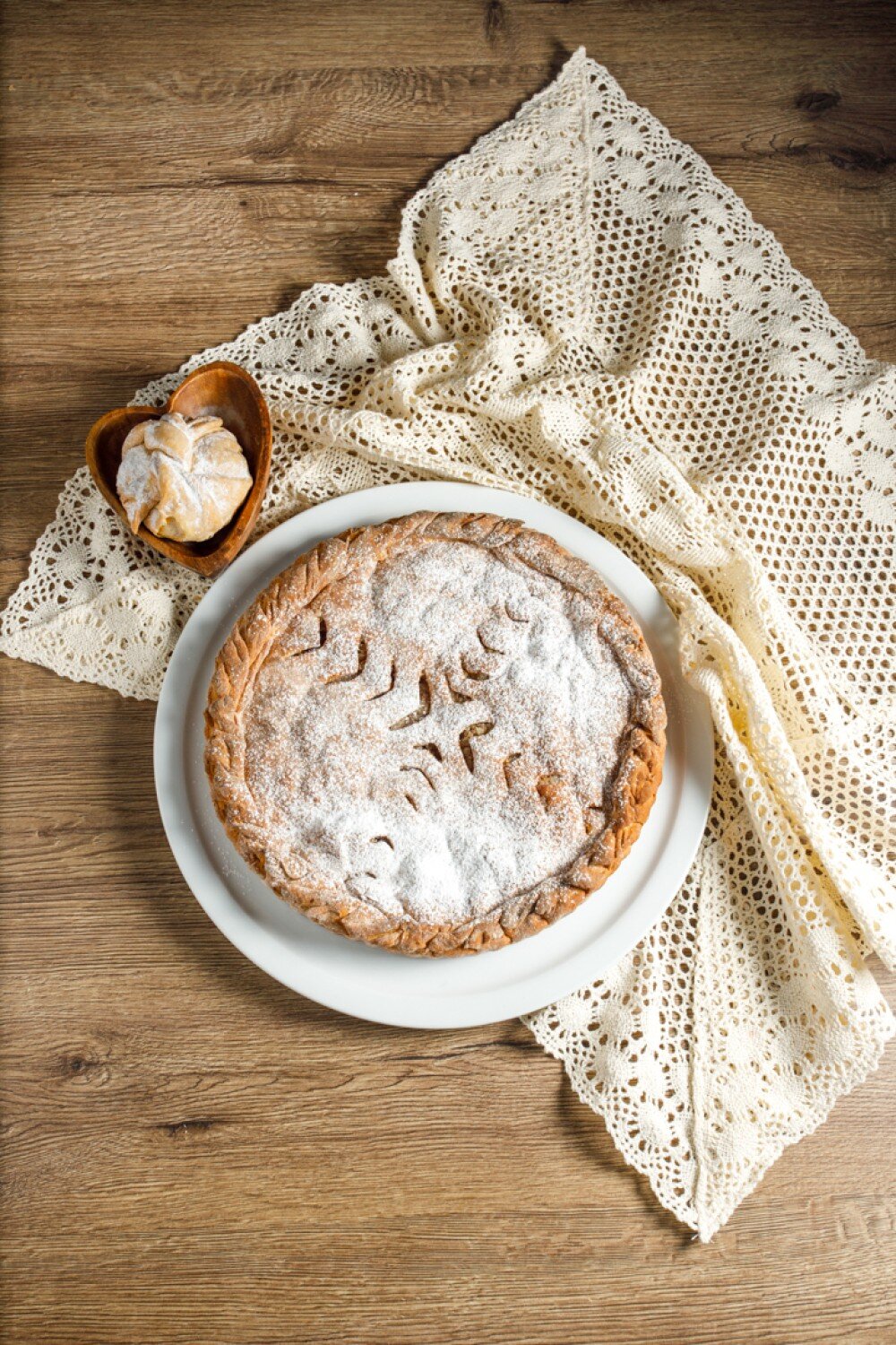 Пирог с вишней 1100гр