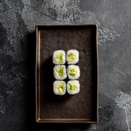 Маки ролл с авокадо