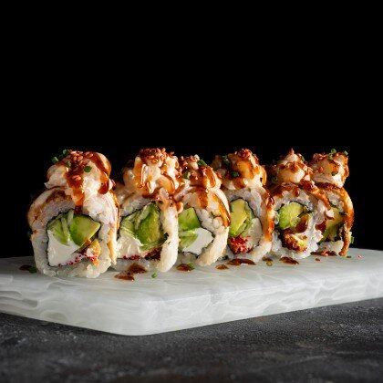 Ролл Никкей с угрем и гребешком