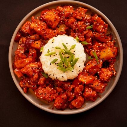 ЦЫПЛЕНОК В КИСЛО-СЛАДКОМ СОУСЕ С АНАНАСАМИ 450 ГР