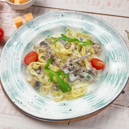 Тальятелле с говядиной и грибами, 300г