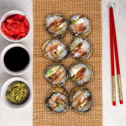 Жареный Ролл Банзай с Угрем и Лососем, 8 шт (240 г)