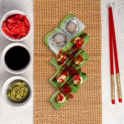 Ролл с Креветкой и Авокадо, 8 шт (230 г)