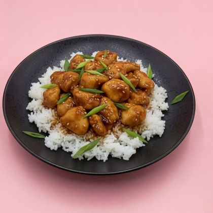 Курица в соусе с рисом