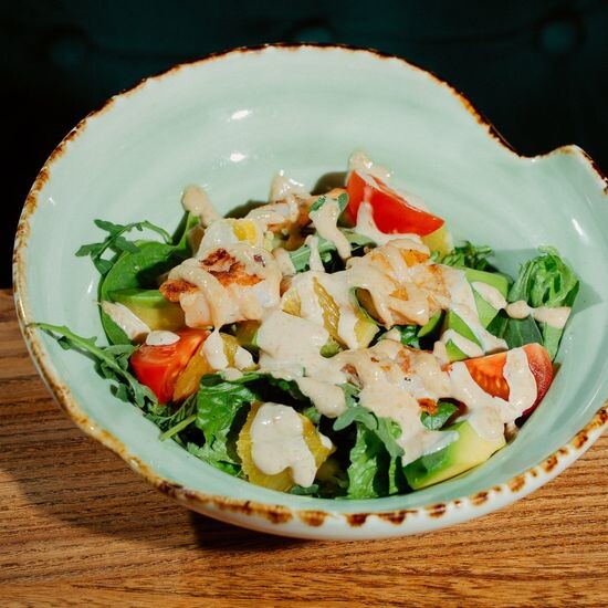 Салат с креветками и авокадо