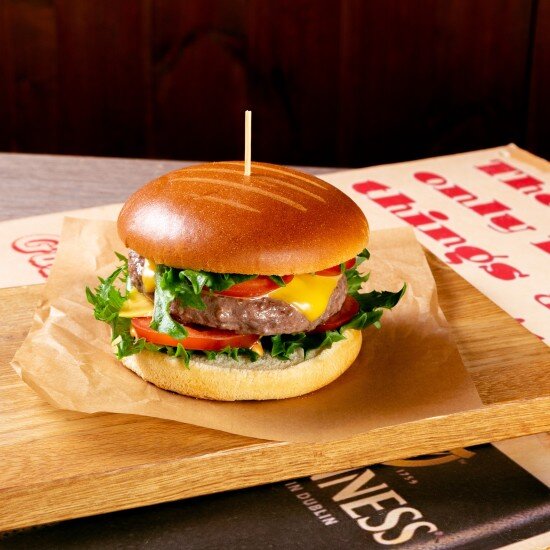 Блек ангус бургер с томатами и двойным сыром