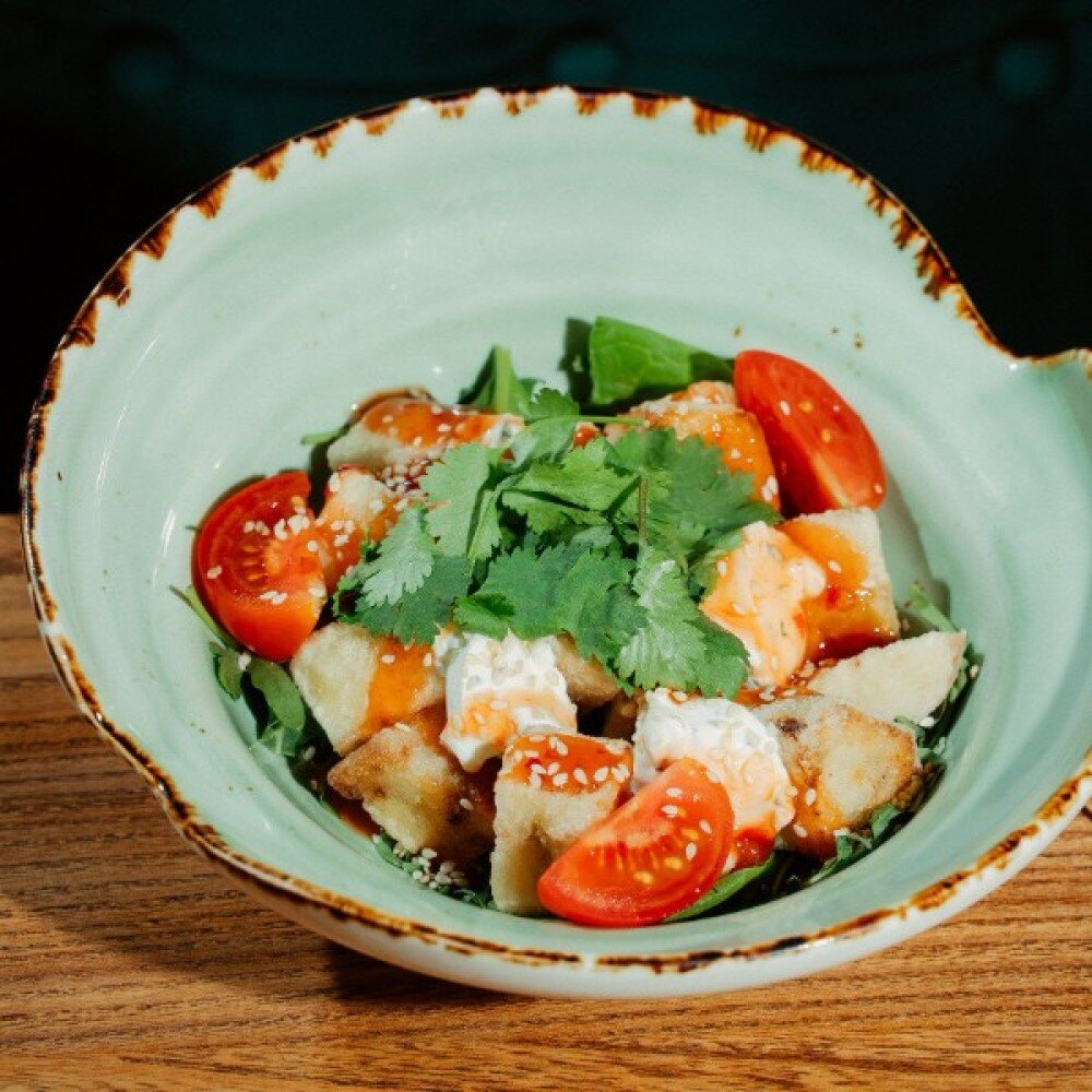 Салат с хрустящими баклажанами