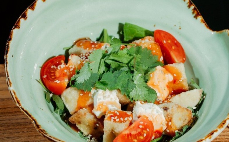 Салат с хрустящими баклажанами