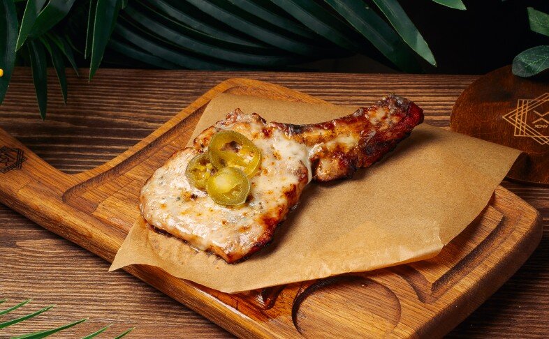 Свиная корейка с моцареллой