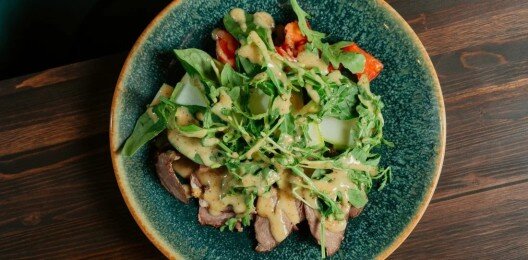 Салат с телятиной и овощами