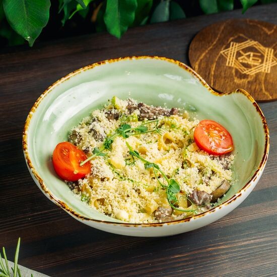 Итальянская паста с говядиной и грибами