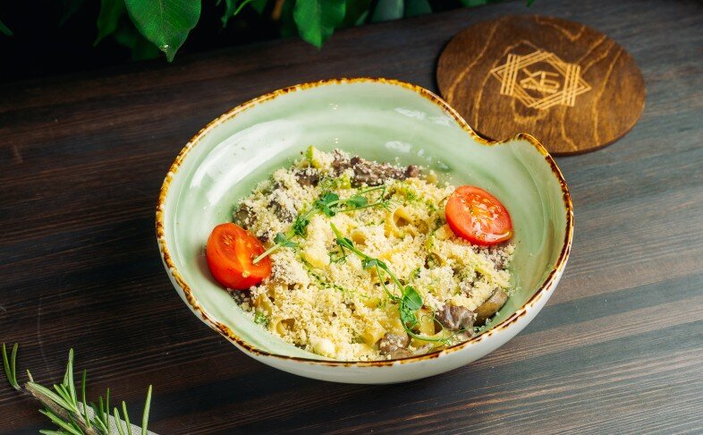 Итальянская паста с говядиной и грибами