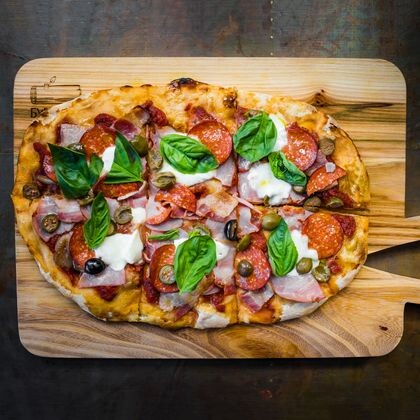 Римская пицца Мясное ассорти