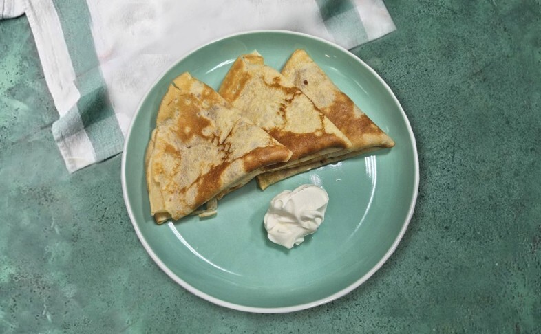 Блины со сметаной