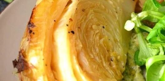 Стейк из капусты со сметаной