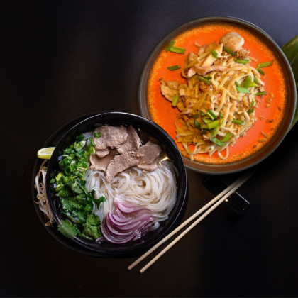 Фо бо (1/2 порции) Удон с курицей и беконом + морс