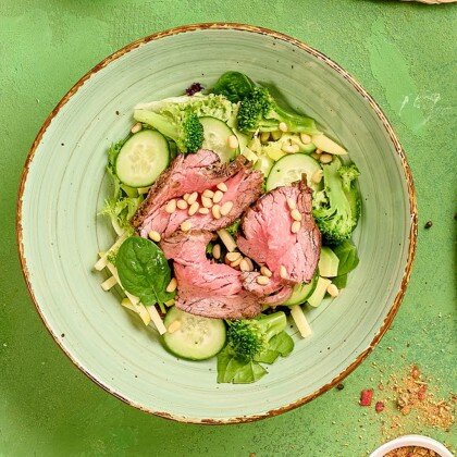 Салат зеленый с ростбифом