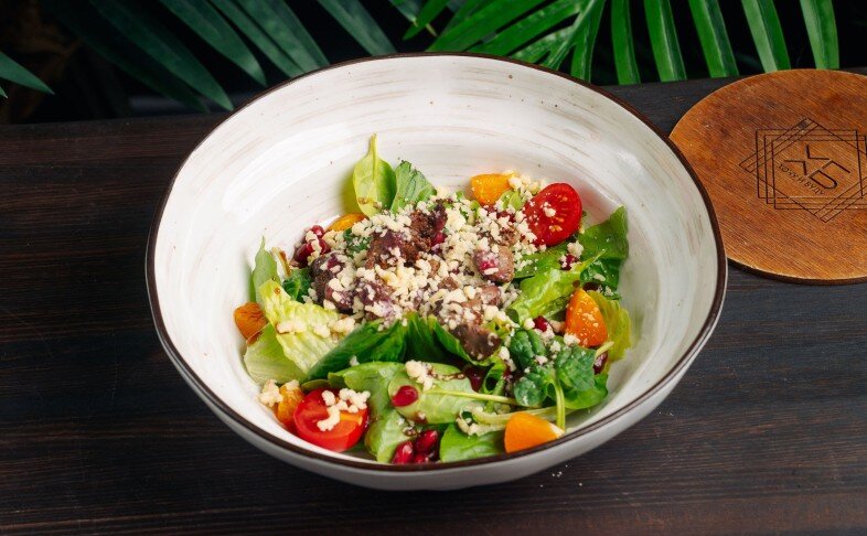 Салат с куриной печенью